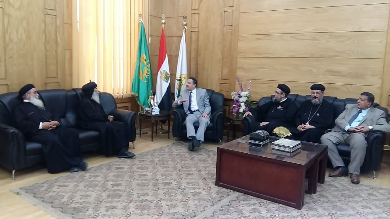 وفد من الكنيسة الأرثوذكسية يهنئ رئيس جامعة بنها بعيد الفطر وفد من الكنيسة الأرثوذكسية يهنئ رئيس جامعة بنها بعيد الفطر