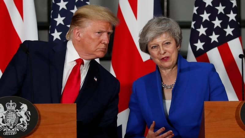 رئيسة الوزراء البريطانية والرئيس الأمريكي 
