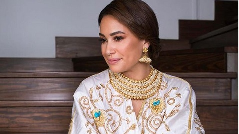 هند صبري تبهر متابعيها عباية العيد على الإنستجرام