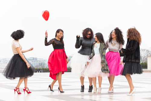 احتفال الفتيات بالعيد