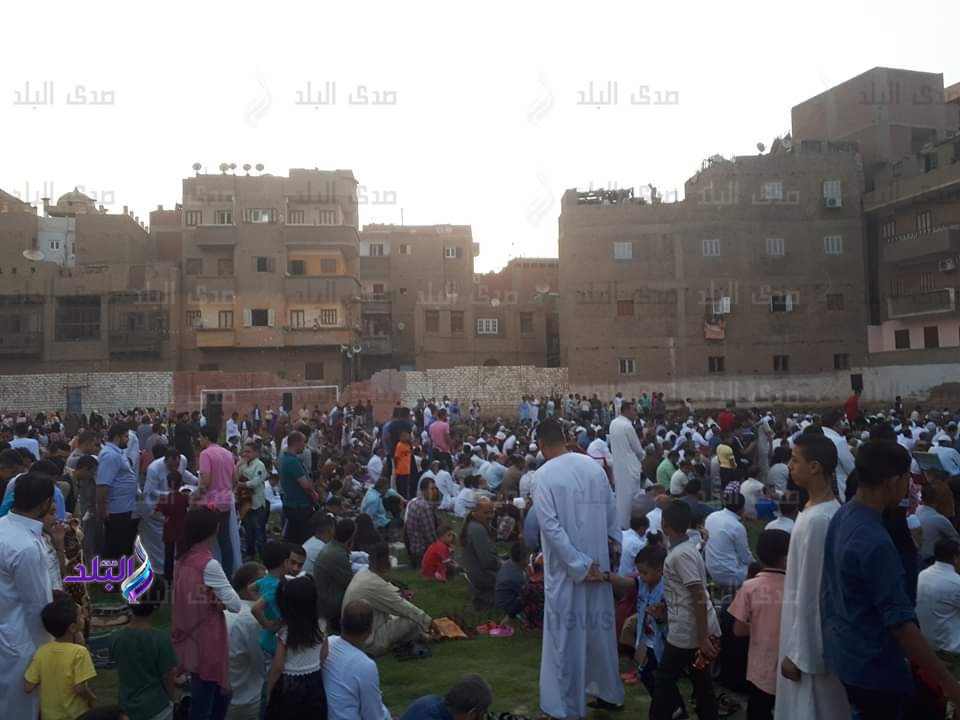 أهالي سوهاج يؤدون صلاة عيد الفطر داخل 207 ساحة و٦ الاف مسجد