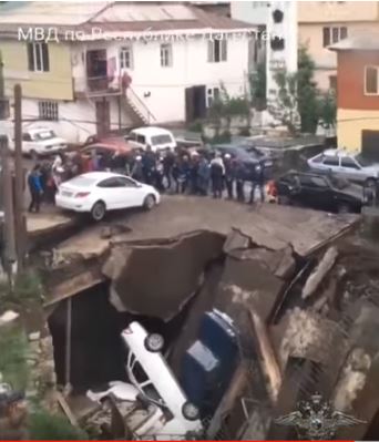 انهيار جسر - قرية بيجتا الروسية 