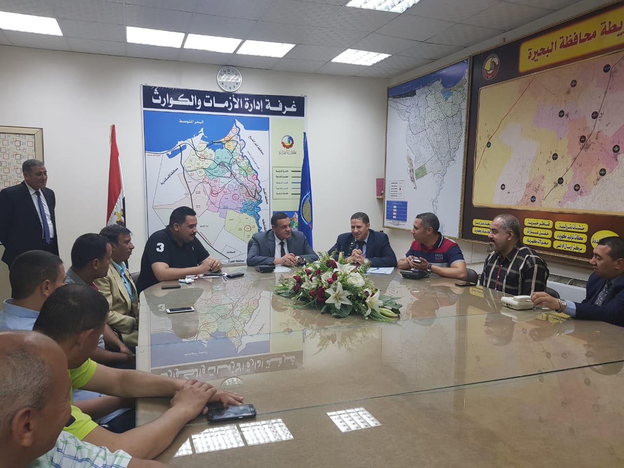 محافظ البحيرة يتابع احتفالات العيد بغرفة عمليات المحافظة محافظ البحيرة يتابع احتفالات العيد بغرفة عمليات المحافظة
