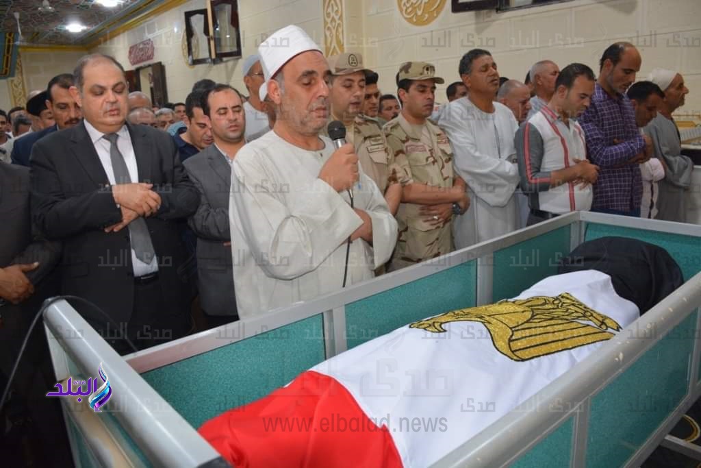 محافظ الغربية يتقدم جنازة شهيدى المحافظة محافظ الغربية يتقدم جنازة شهيدى المحافظة
