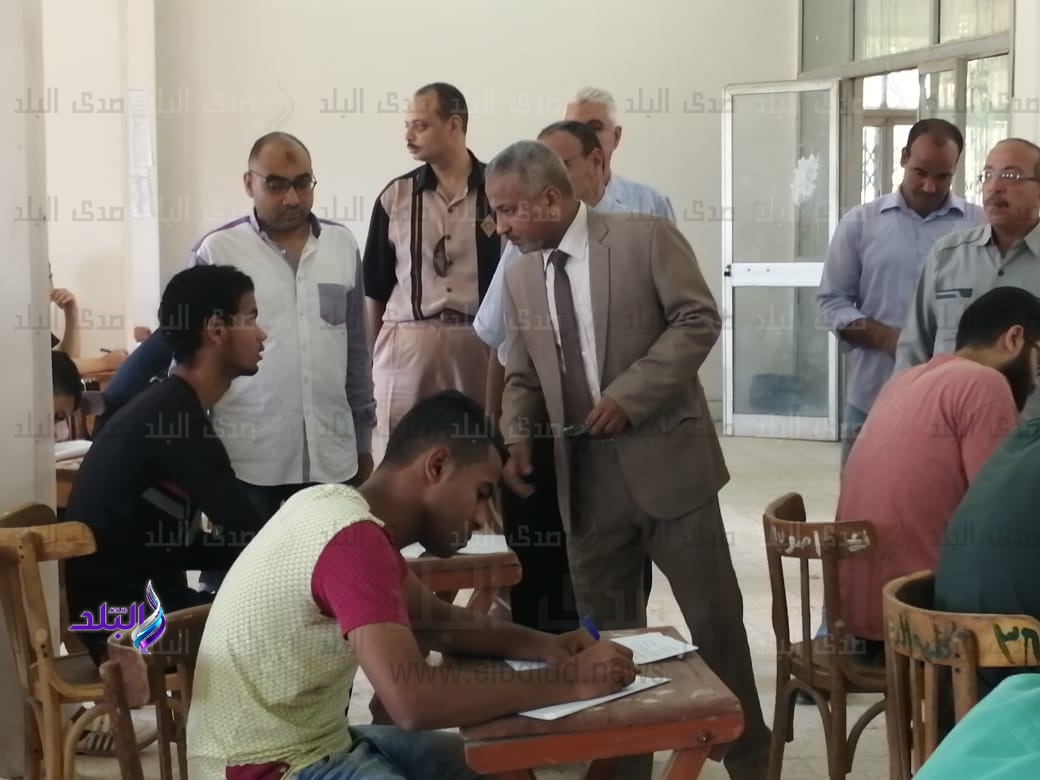 نائب رئيس جامعة الأزهر بأسيوط يتفقد لجان الامتحانات نائب رئيس جامعة الأزهر بأسيوط يتفقد لجان الامتحانات