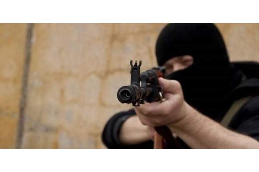 مسلحين مجهولين