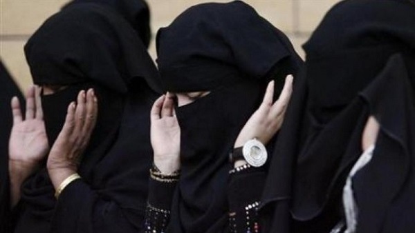 الصلاة بالنقاب
