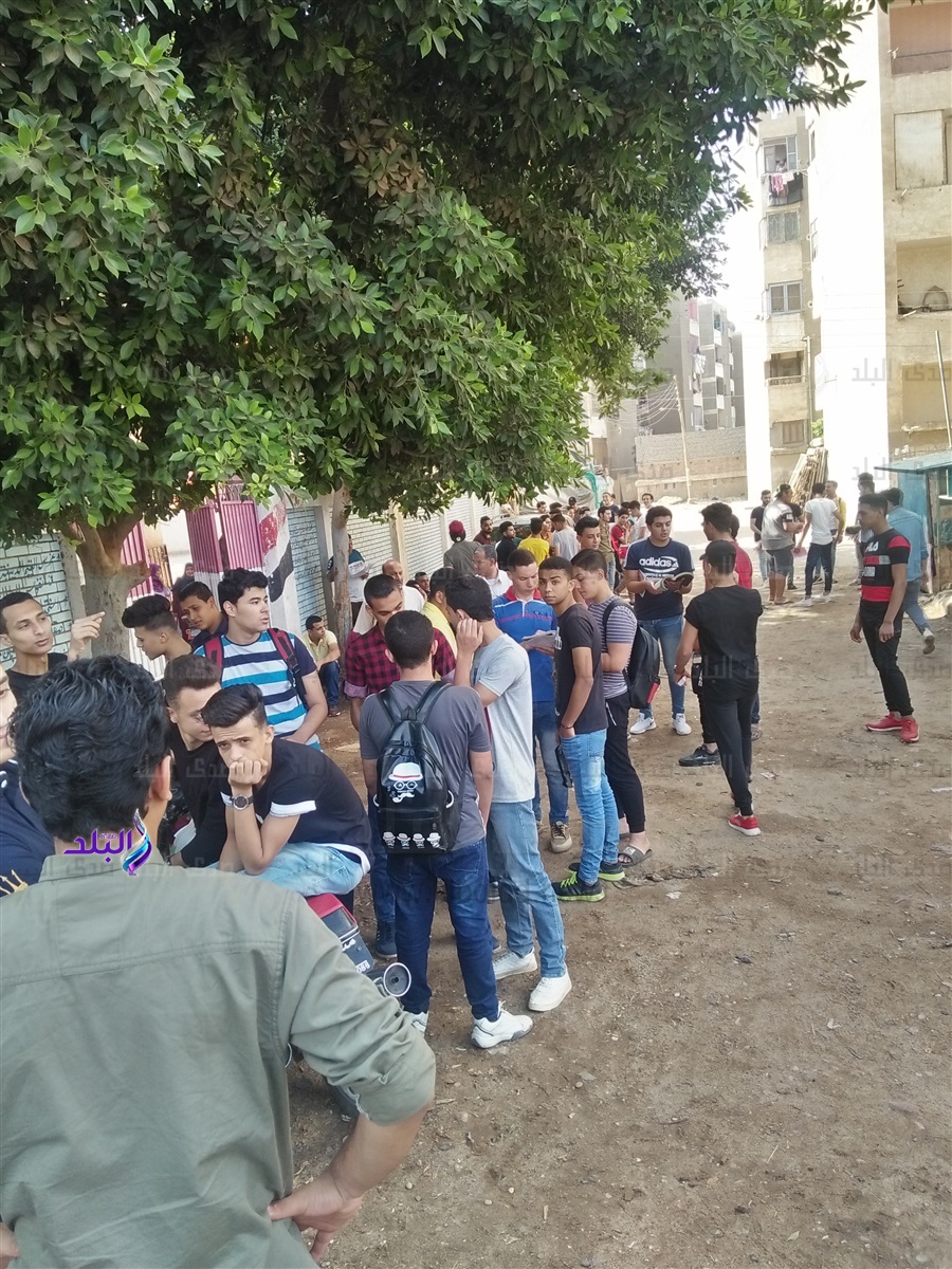 توافد طلاب الثانوية العامة بالمنوفية علي اللجان توافد طلاب الثانوية العامة بالمنوفية علي اللجان