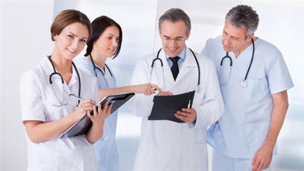 احالة 299 طبيبا وموظفا بالمنيا للتحقيق لعدم الانضباط 