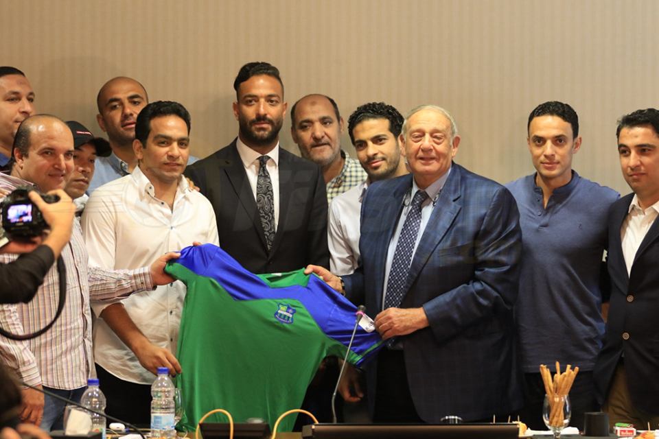 ميدو ومسئولى المقاصة ميدو ومسئولى المقاصة