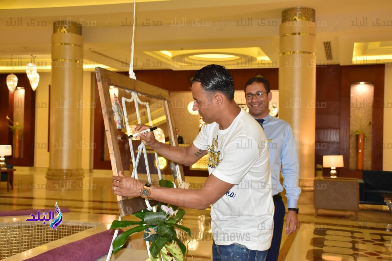 حارس مرمي ريال مدريد يواصل رحلاتة بالغردقة