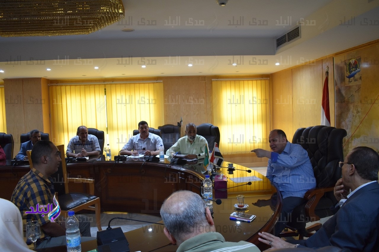 محافظ الفيوم يعقد اللقاء الاسبوعي لخدمة المواطنين