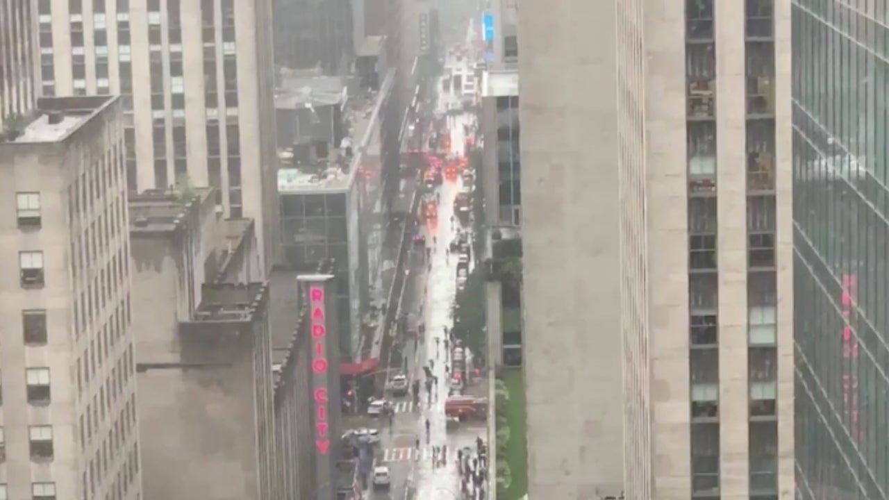 تحطم طائرة فوق مبنى في مانهاتن 