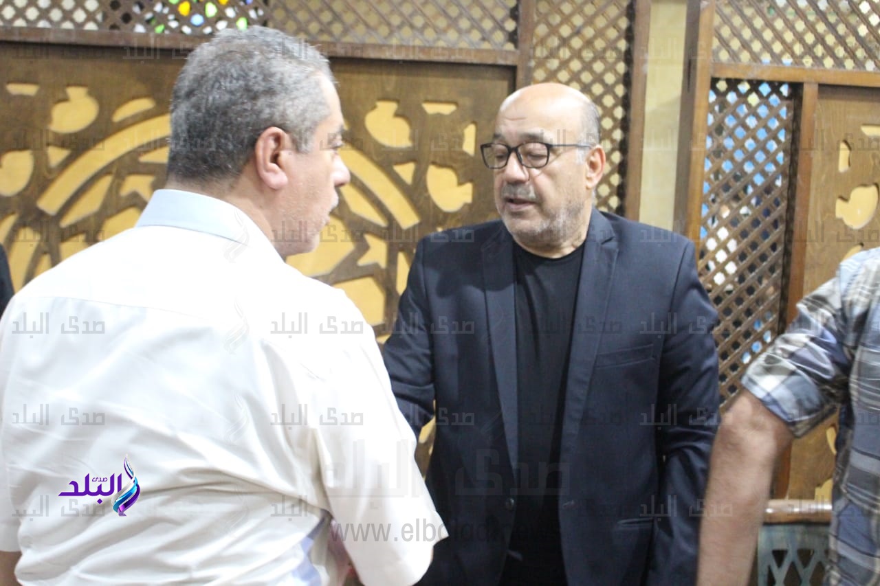 حجاج عبد العظيم يتلقي العزاء في والدته حجاج عبد العظيم يتلقي العزاء في والدته