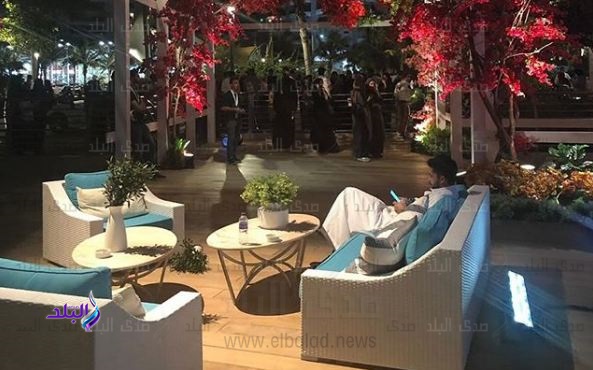 بالجلباب الأبيض .. ظهور جديد لمحمد حماقي في السعودية