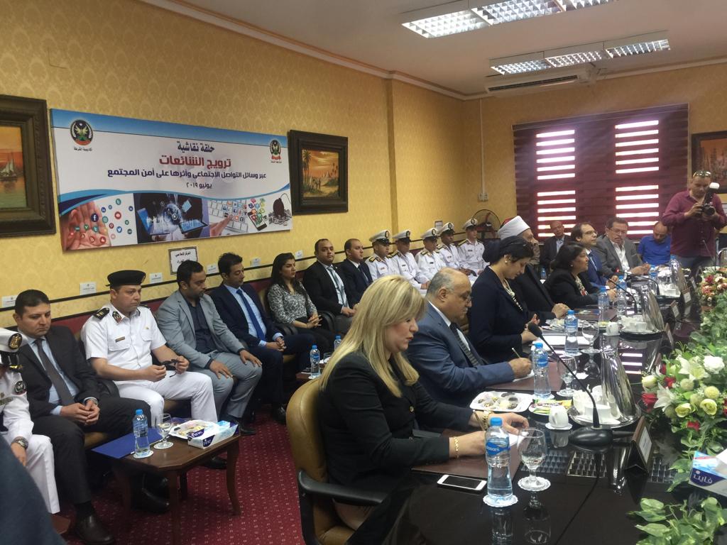 جلسة نقاشية تحت عنوان «ترويج الشائعات عبر وسائل التواصل الإج جلسة نقاشية تحت عنوان «ترويج الشائعات عبر وسائل التواصل الإج
