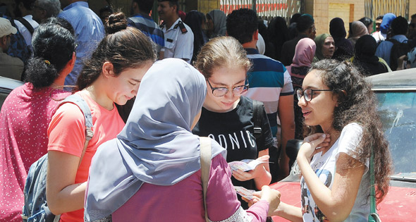 طالبات ثانوية عامة