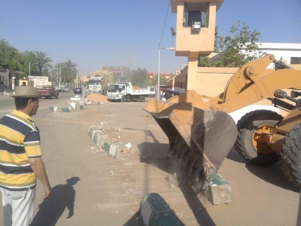 إعادة فتح الطريق الرئيسي أمام قسم شرطة الداخلة 