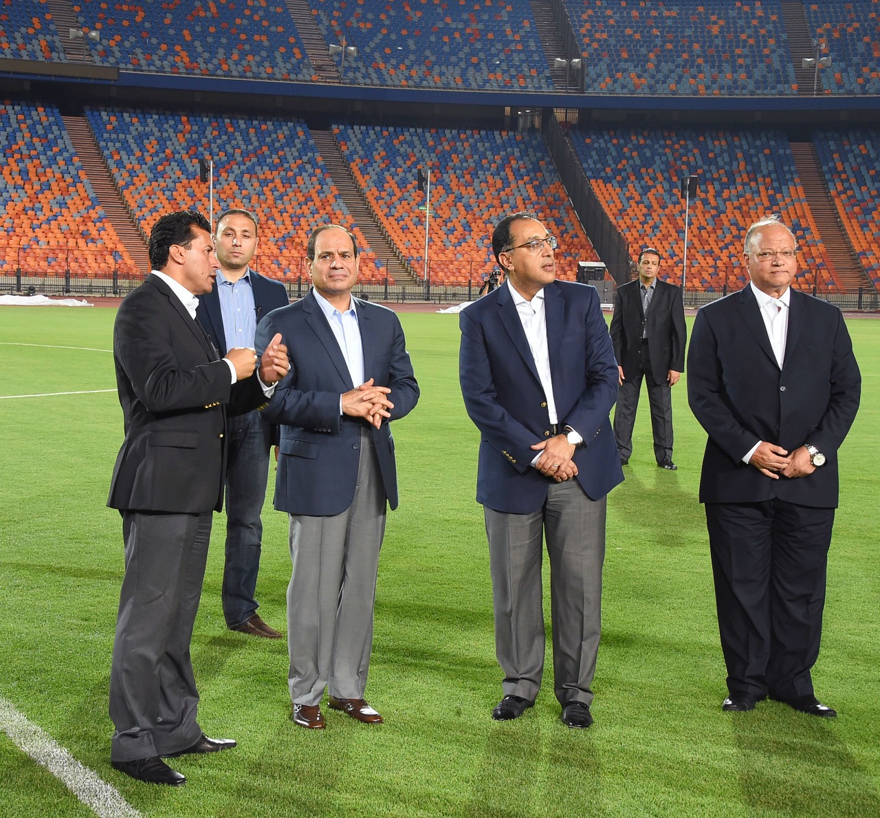 الرئيس السيسى يتفقد استاد القاهرة