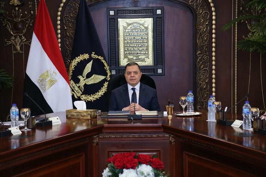 اللواء محمود توفيق وزير الداخلية اللواء محمود توفيق وزير الداخلية
