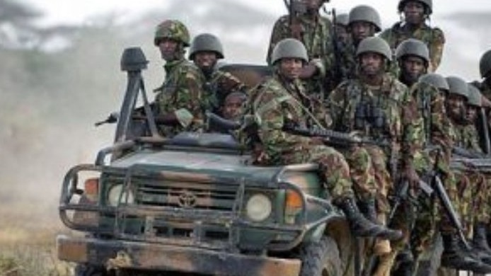 صورة لدورية جنود كينية صورة لدورية جنود كينية