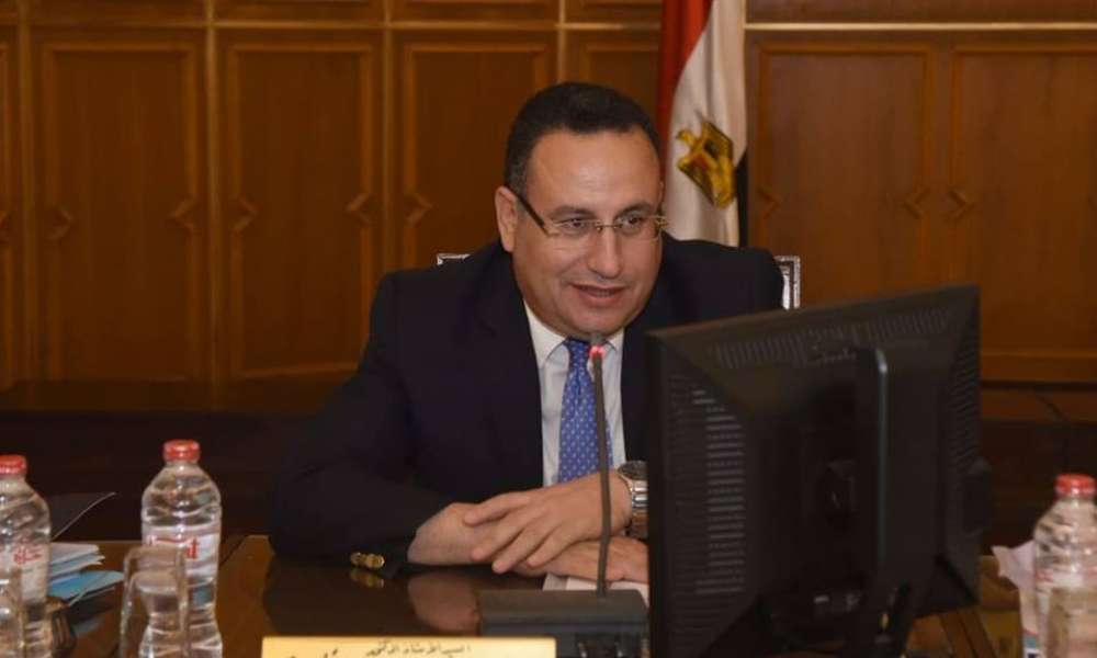الدكتور عبد العزيز قنصوه محافظ الإسكندرية