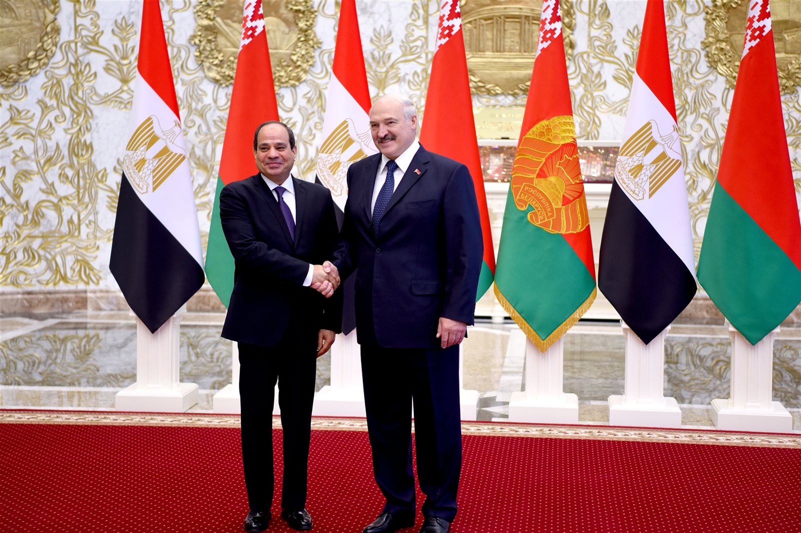 الرئيس عبد الفتاح السيسي الرئيس عبد الفتاح السيسي