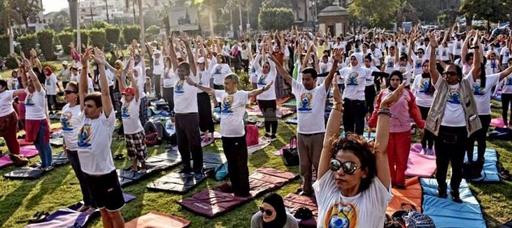 سفارة الهند بالقاهرة تحتفل باليوم العالمي الخامس لليوجا