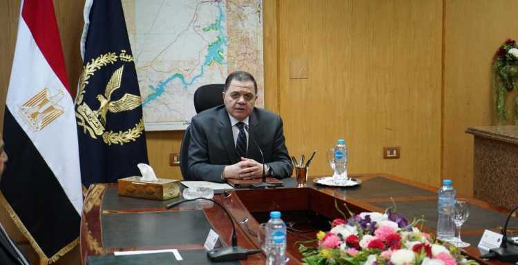 اللواء محمود توفيق وزير الداخلية اللواء محمود توفيق وزير الداخلية