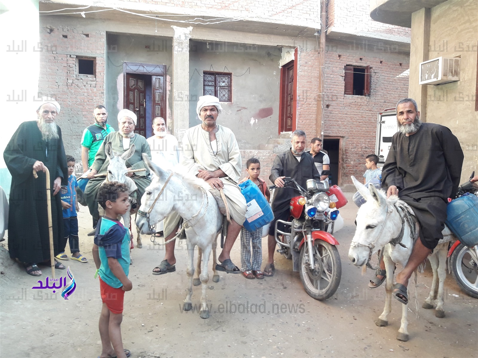 أهالى قرية سعودى بمركز سنورس بالفيوم يموتون عطشا 