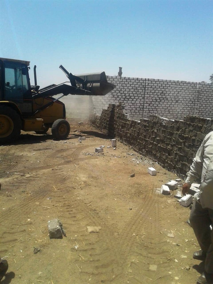 إزالات فورية لـ 7 حالات تعدي في حملة مكبرة بـ المراغة