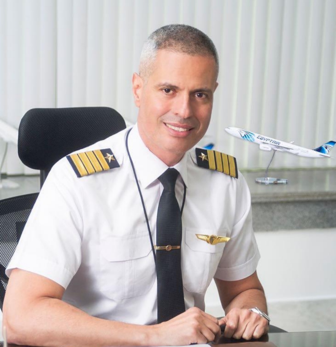 الطيار أحمد عادل رئيس القابضة مصر للطيران
