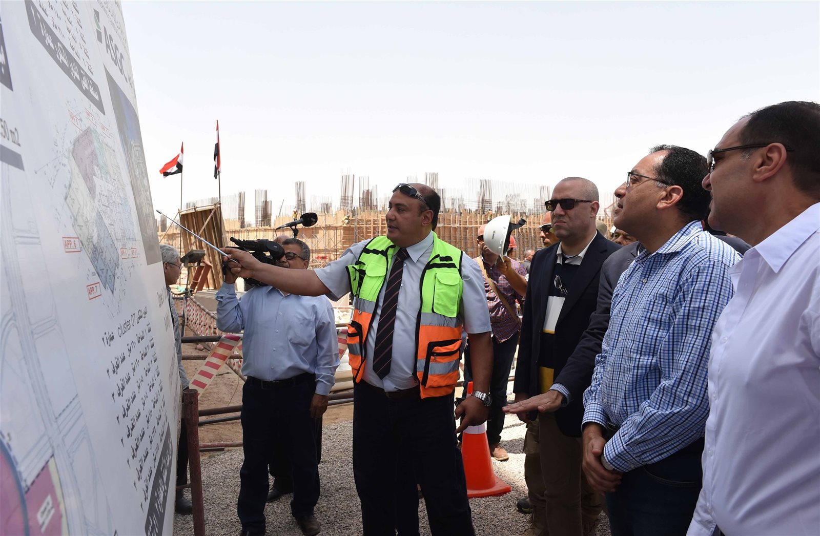 الدكتور مصطفى مدبولي - رئيس مجلس الوزراء