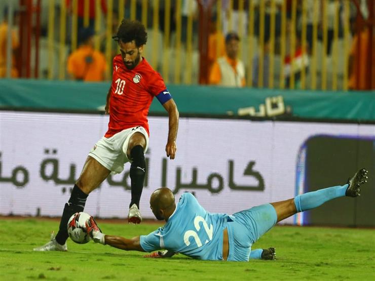 محمد صلاح يراوغ حارس منتخب غينيا محمد صلاح يراوغ حارس منتخب غينيا
