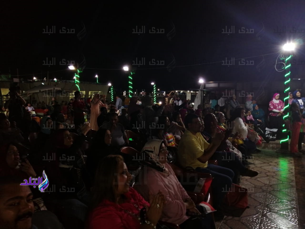 توافد الجماهير  توافد الجماهير