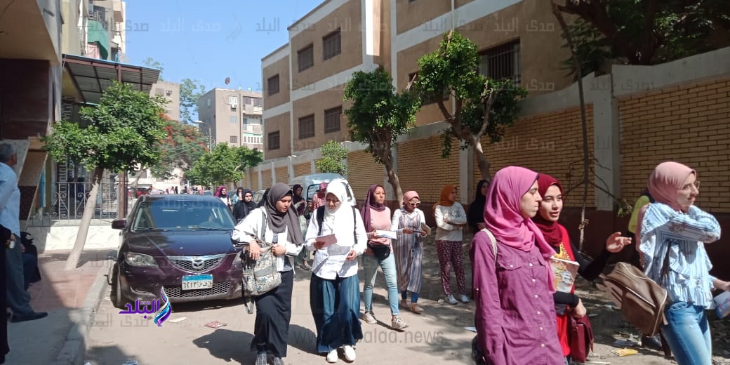 طلالب الثانوية العامة 