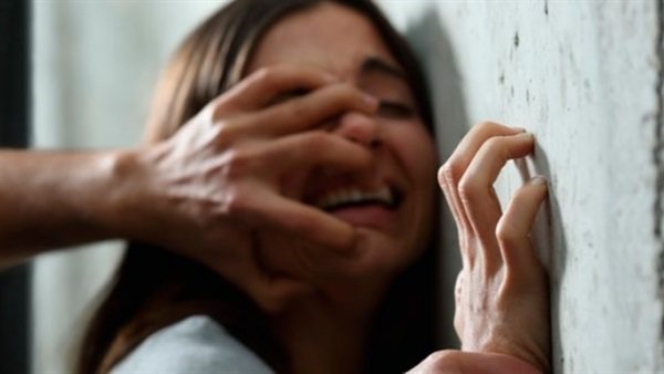 أربعيني يعاشر قاصر لمدة شهر أربعيني يعاشر قاصر لمدة شهر