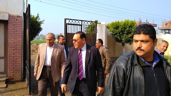 ممدوح غراب محافظ الشرقية في جولة 