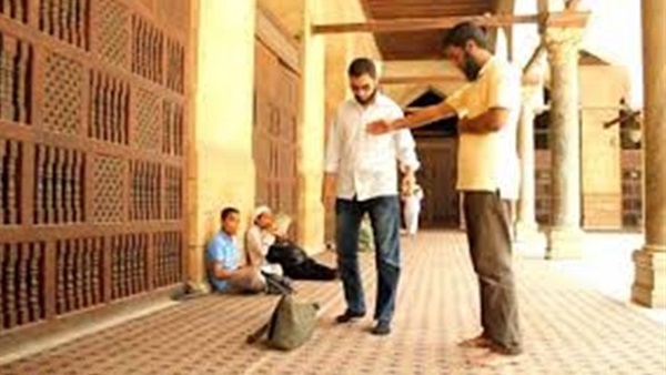 المرور بين يدي المصلى 