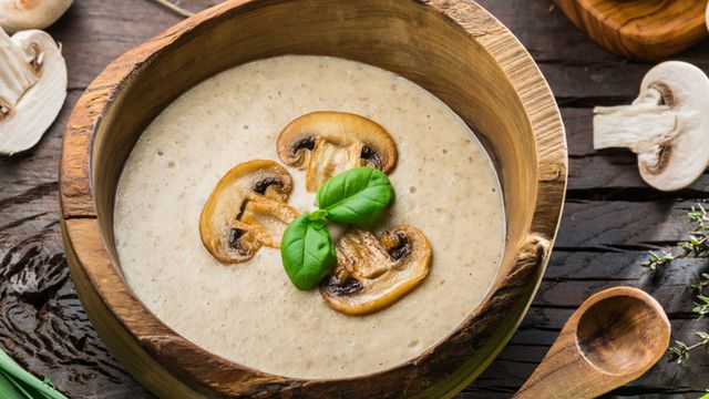 طريقة تحضير شوربة المشروم بالكريمة