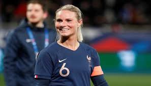  اماندين هنري قائدة منتخب فرنسا