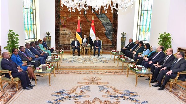 رئيس موزمبيق يترأس وفد بلاده لمصر ويلتقي الرئيس والمسئولين