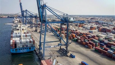 ميناء دمياط يستقبل 11 سفينة للحاويات والبضائع العامة