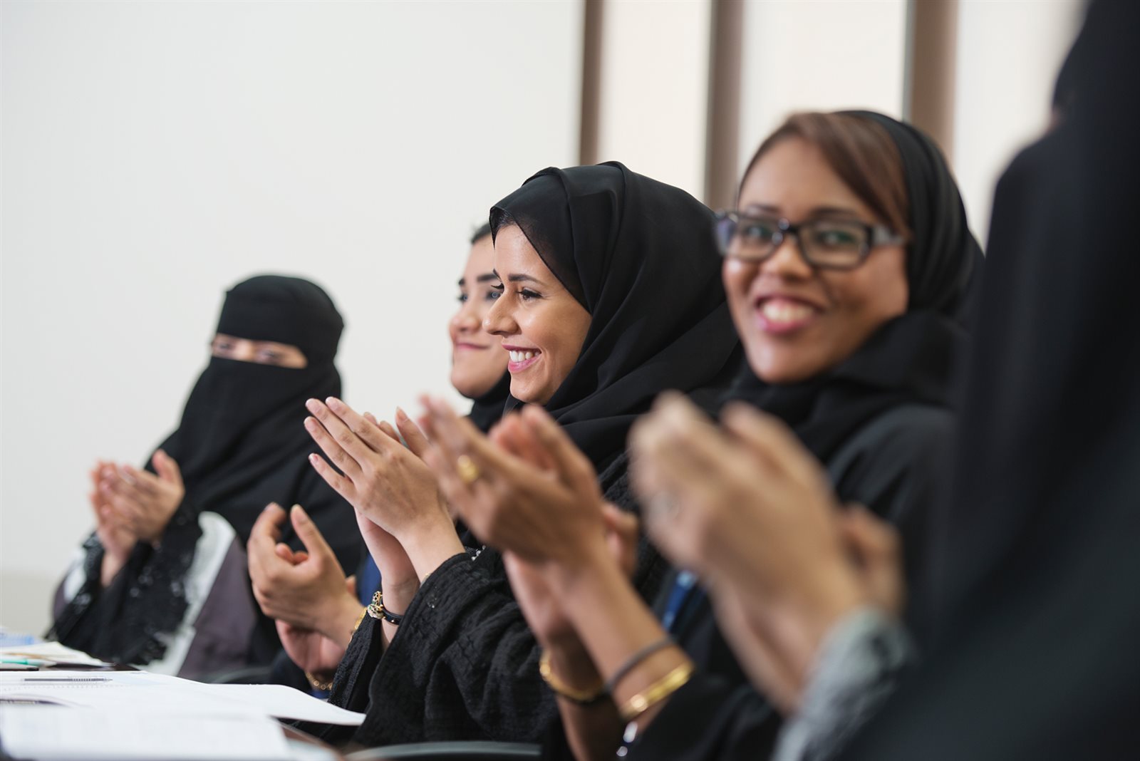 مجموعة من النساء