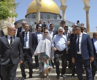 إسرائيل توبخ سفير تشيلي إسرائيل توبخ سفير تشيلي