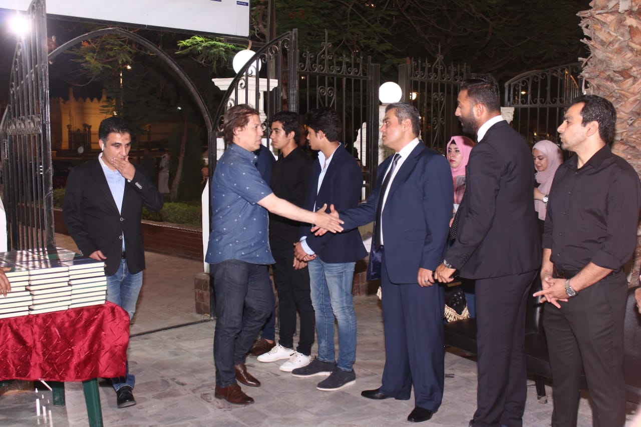 عزاء والد ميدو