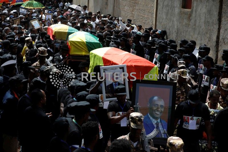 تشيع جنازة قتلى محاولة الانقلاب تشيع جنازة قتلى محاولة الانقلاب