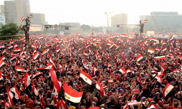 صورة للمصريين الذين خرجوا ضد حكم جماعة الإخوان الإرهابية