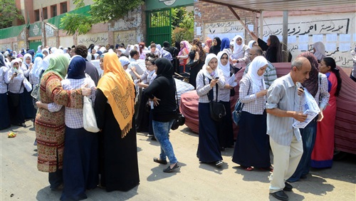 اصابة طالبة باغماء في امتحانات الثانوية العامة بأسيوط اصابة طالبة باغماء في امتحانات الثانوية العامة بأسيوط