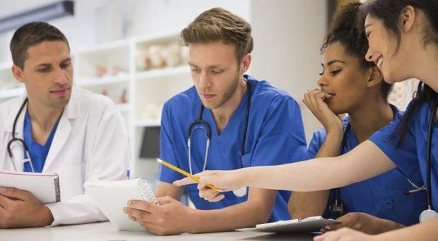 طلاب الطب طلاب الطب